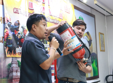 พร้อมรับมือไฟไหม้: ศส.14 ชัยนาท ร่วมอบรมดับเพลิงและอพยพ ... พารามิเตอร์รูปภาพ 8